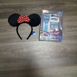 Disney Minnie Mouse Ears and Accessory Set